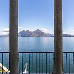 On The Unique Luxury Maggiore Палланца