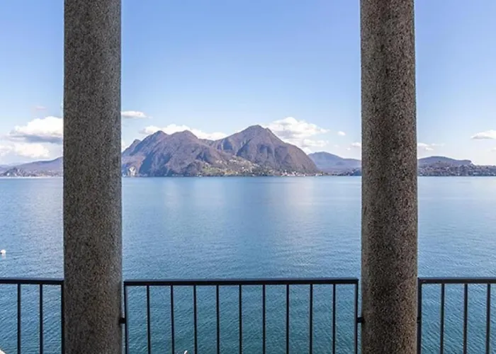 On The Unique Luxury Maggiore بالانزا